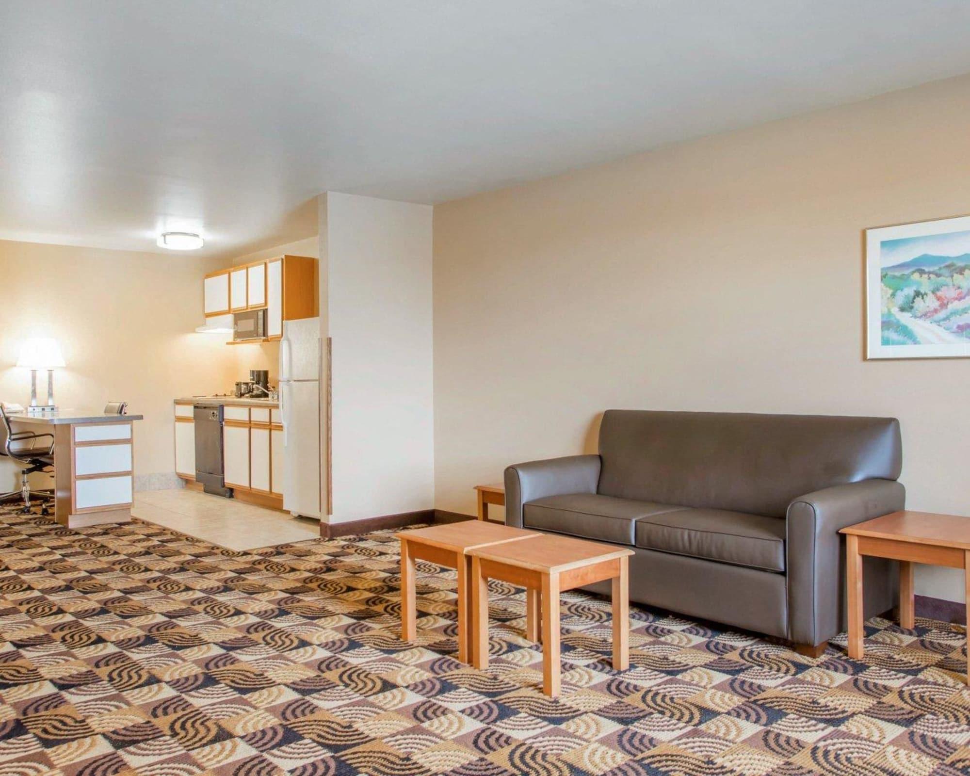 Hawthorn Suites By Wyndham Oak Creek/Milwaukee Airport Bagian luar foto